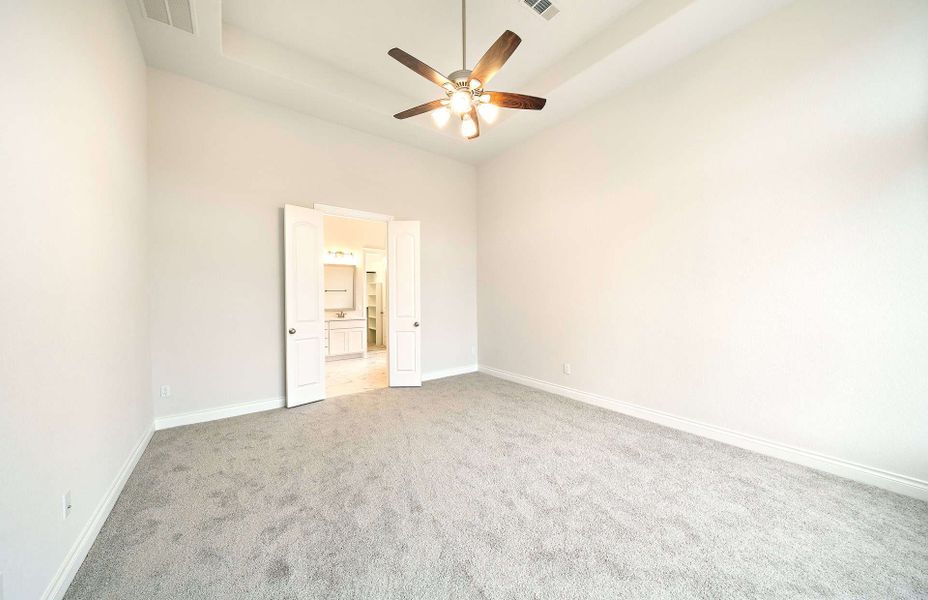 Representative unfurnished interior of a home built from the 2349 by Ravenna Homes in The Highlands 55′, Porter (Image 29). Representative unfurnished interior of a home built from the 2349 by Ravenna Homes in The Highlands 55′, Porter (Image 29).