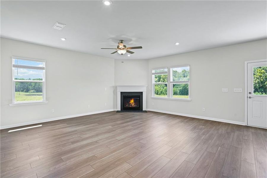 Spacious, unfurnished interior of a new home in Haverhill Estates, Dacula (Image 14).