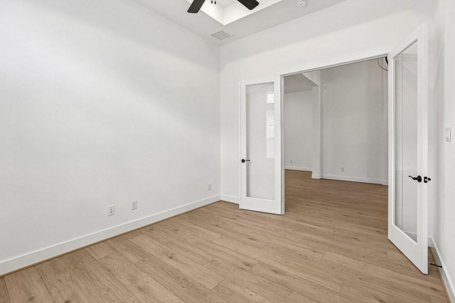 Spacious, unfurnished interior of a new home in The Highlands, Porter (Image 16).