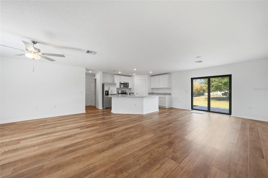 Spacious, unfurnished interior of a new home in , Port Charlotte (Image 41).