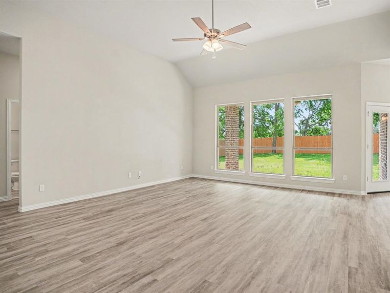 Spacious, unfurnished interior of a new home in Cole Crossing Estates, DeSoto (Image 31). Spacious, unfurnished interior of a new home in Cole Crossing Estates, DeSoto (Image 31).