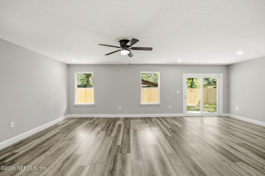Spacious, unfurnished interior of a new home in , Jacksonville (Image 24).