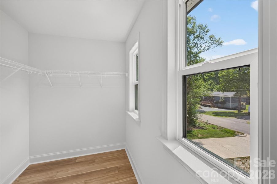 Spacious, unfurnished interior of a new home in , Harrisburg (Image 32).