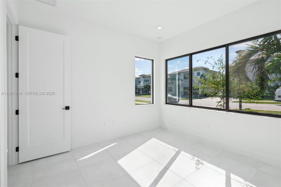 Spacious, unfurnished interior of a new home in , Palm Beach Gardens (Image 43). Spacious, unfurnished interior of a new home in , Palm Beach Gardens (Image 43).