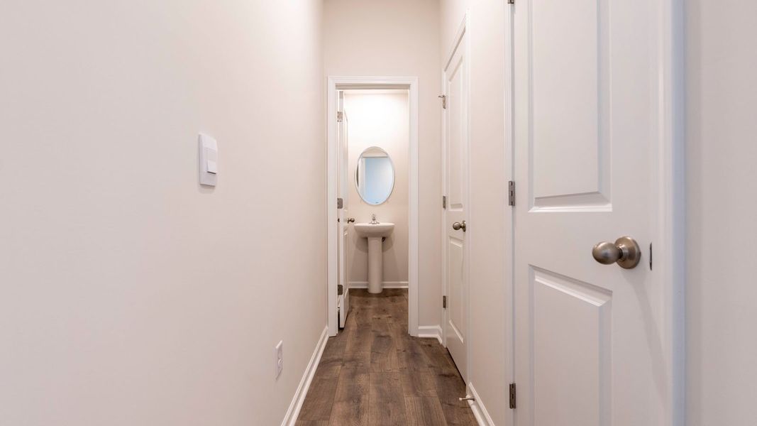 Spacious, unfurnished interior of a new home in Middleton, Greensboro (Image 18).