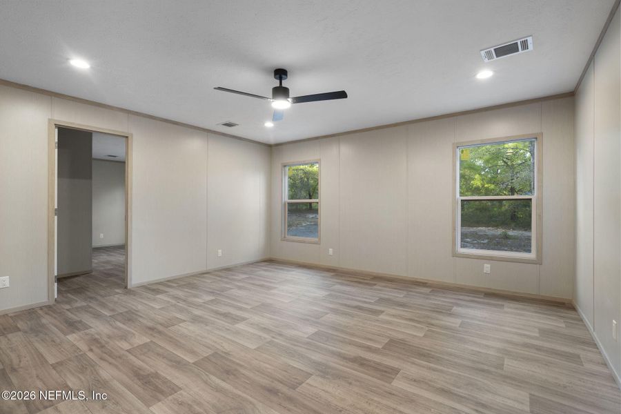 Spacious, unfurnished interior of a new home in , Keystone Heights (Image 19).