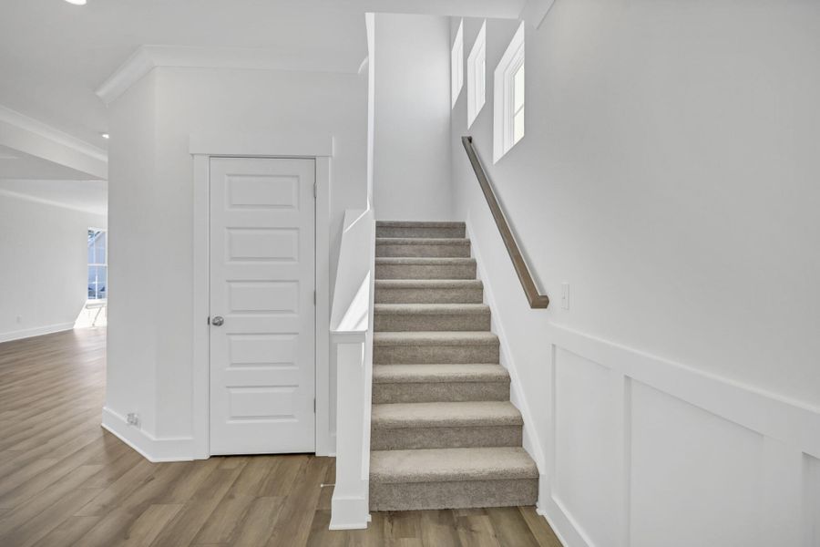 Spacious, unfurnished interior of a new home in Ashton Lakes, Lexington (Image 19).