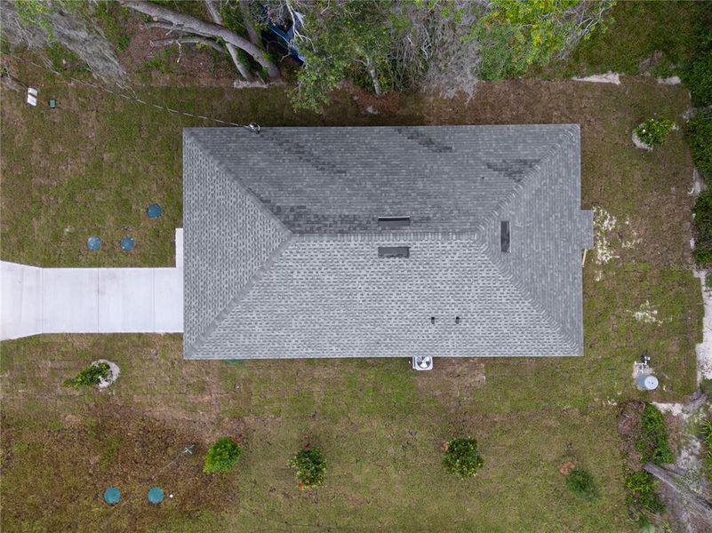 Exterior details and patio area of a home in , Orange City (Image 4).