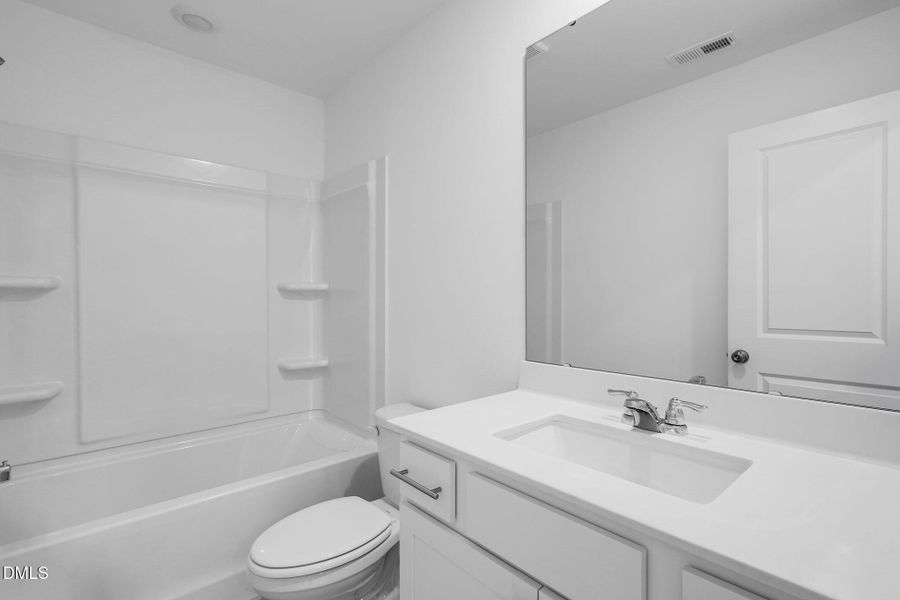 SUN_CaitlinCrossing_Pic_Davidson-31