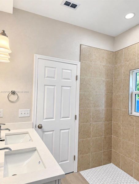 Furnished interior view inside a new home in , Lehigh Acres (Image 4).