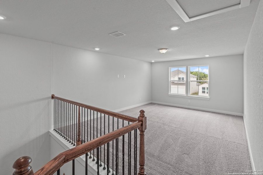 Spacious, unfurnished interior of a new home in August Fields, New Braunfels (Image 16).