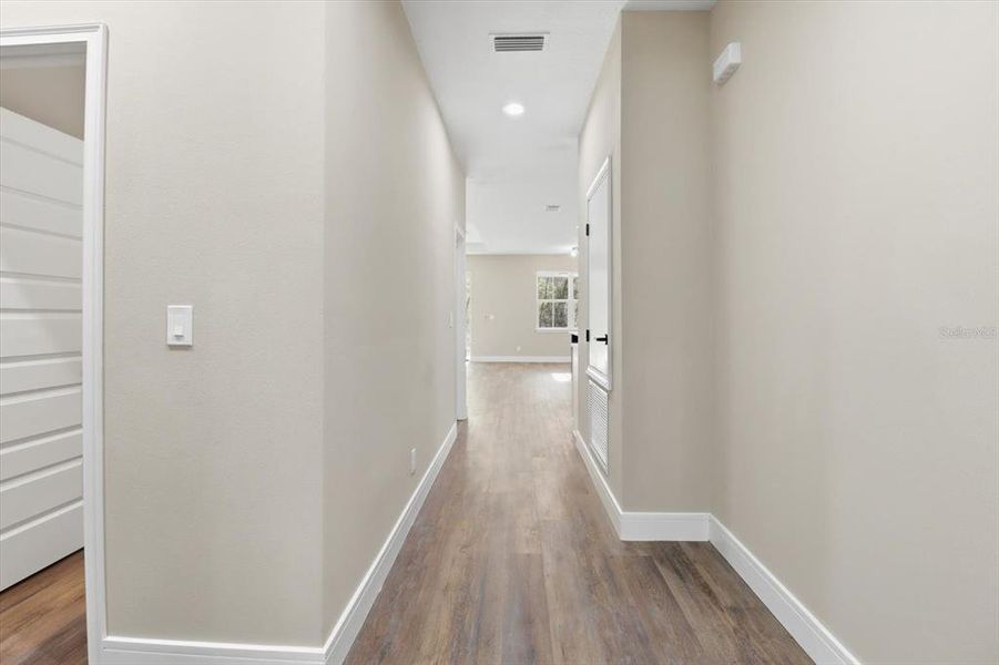 Spacious, unfurnished interior of a new home in , Dunnellon (Image 17).