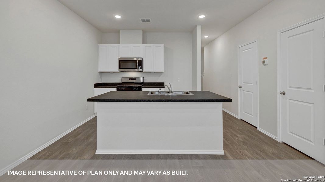 Furnished interior view inside a new home in Bollinger, Maxwell (Image 9).