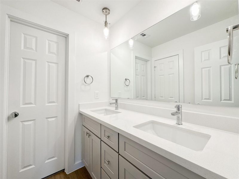 Furnished interior view inside a new home in , Conroe (Image 13).