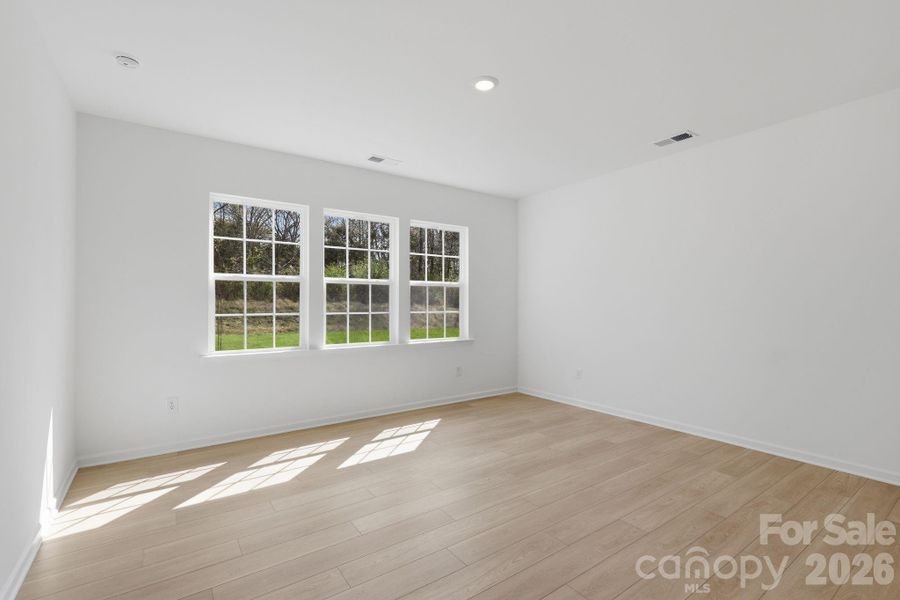Spacious, unfurnished interior of a new home in Roselyn, Lancaster (Image 19).