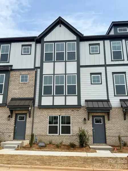 Condo located in Davidson, NC showcasing its design and architecture (Image 3).