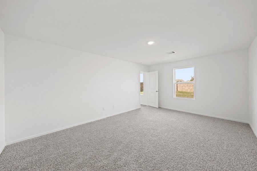 Spacious, unfurnished interior of a new home in Sunterra Lakes, Brookshire (Image 16).