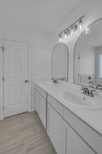 Representative furnished interior of a home built from the Bellagio 425SSC by Saratoga Homes in Paseo Del Este, El Paso (Image 15).