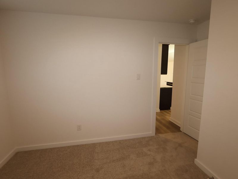 Spacious, unfurnished interior of a new home in Ambrose, La Marque (Image 15).