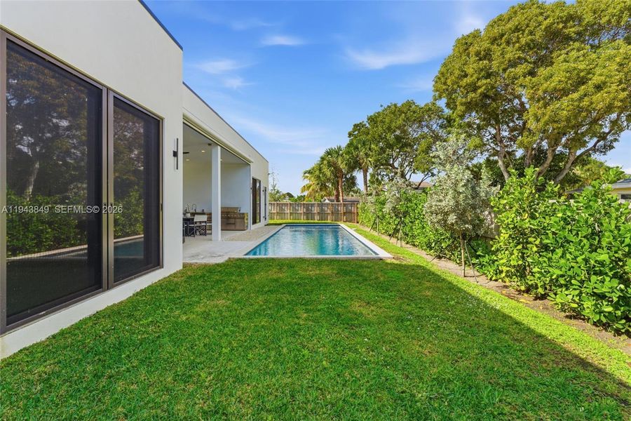 Exterior details and patio area of a home in , Wilton Manors (Image 3).