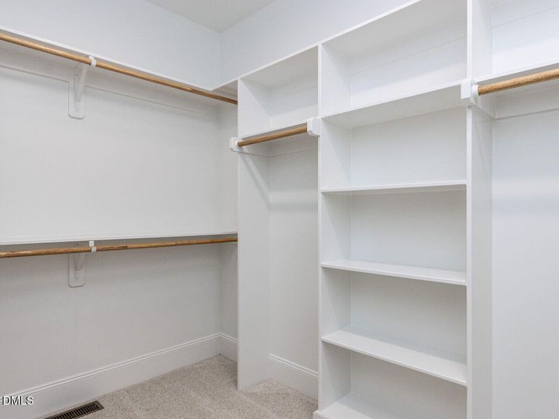 022-1280x960-primary-closet 022-1280x960-primary-closet