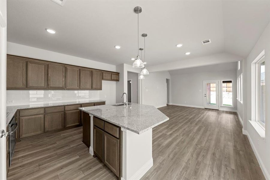 1640 Meadow Crest - Kitchen (3)