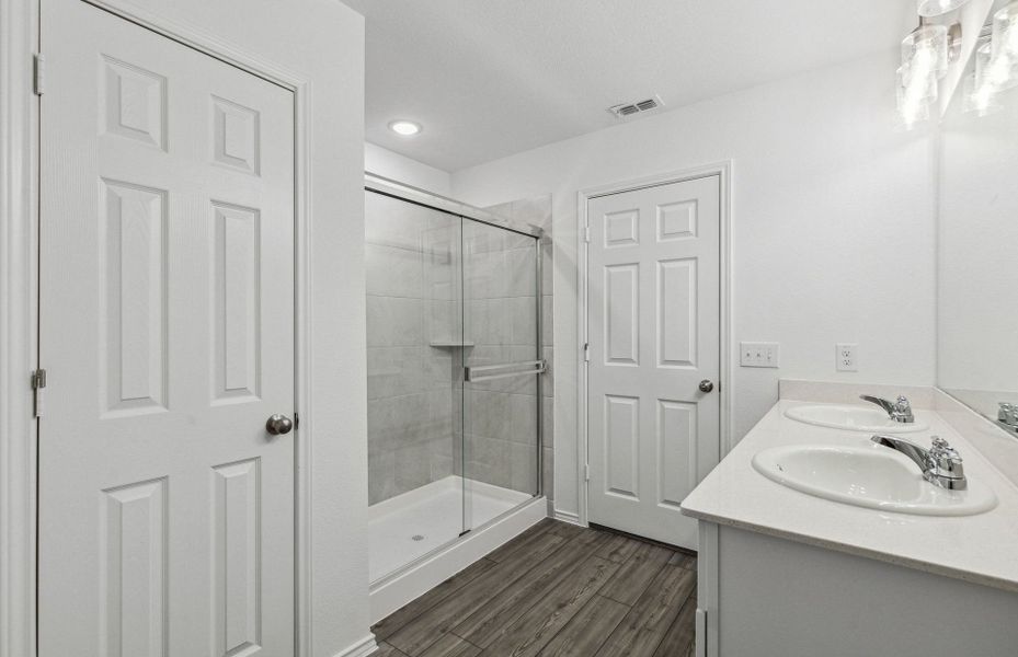 Representative furnished interior of a home built from the Killeen by Centex in Cottonwood, Howe (Image 5).