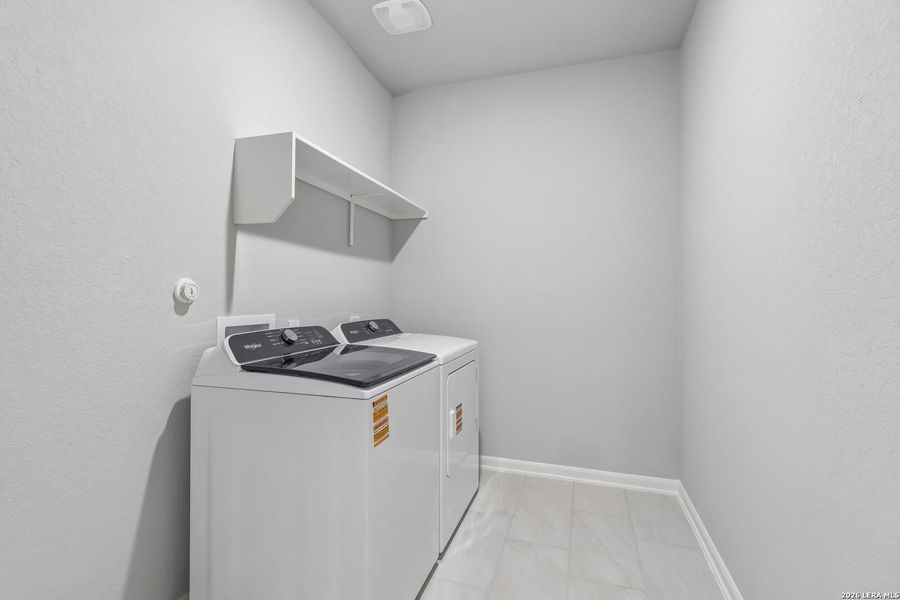 Close-up of interior finishes inside a home in Thomas Pond, San Antonio (Image 17).