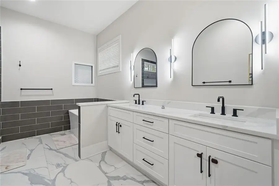 Furnished interior view inside a new home in , Alpharetta (Image 10).