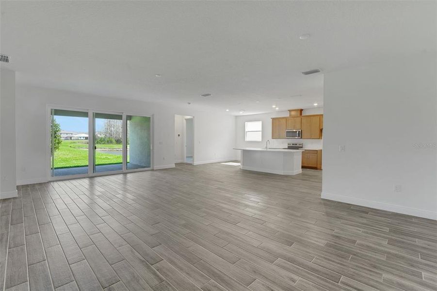 Spacious, unfurnished interior of a new home in Angeline, Land O' Lakes (Image 26).