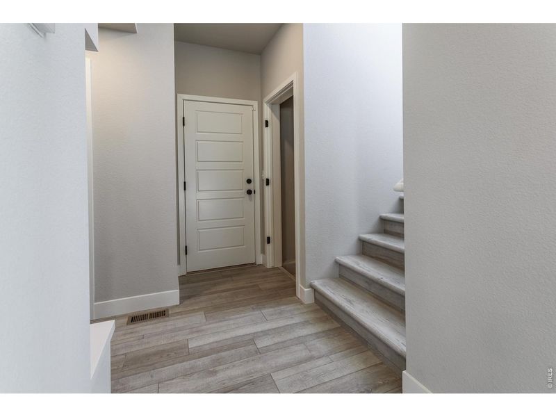 Spacious, unfurnished interior of a new home in , Timnath (Image 23).