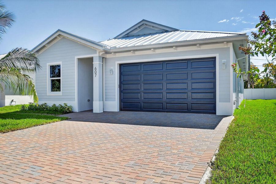 Exterior details and patio area of a home in , Jupiter (Image 32).