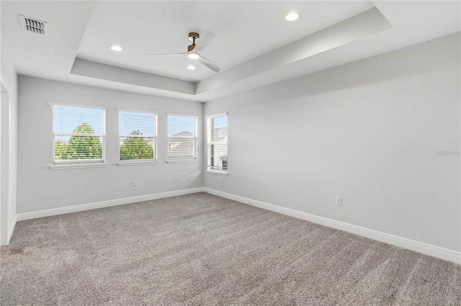 Spacious, unfurnished interior of a new home in , Winter Garden (Image 41).