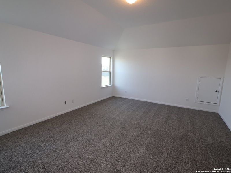Spacious, unfurnished interior of a new home in Park Place, New Braunfels (Image 22).