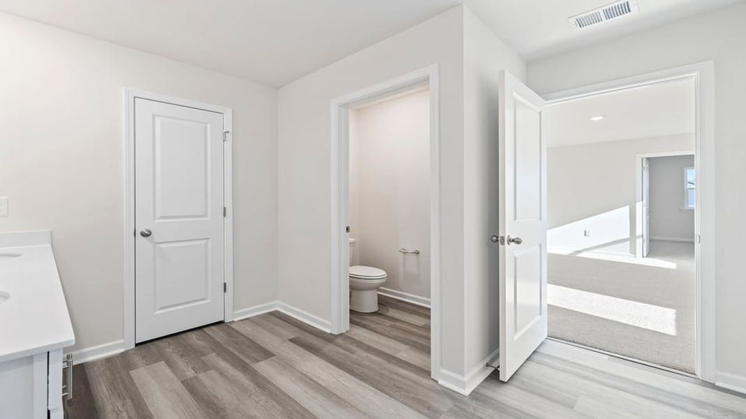 Spacious, unfurnished interior of a new home in Trailside Run, Spartanburg (Image 28). Spacious, unfurnished interior of a new home in Trailside Run, Spartanburg (Image 28).