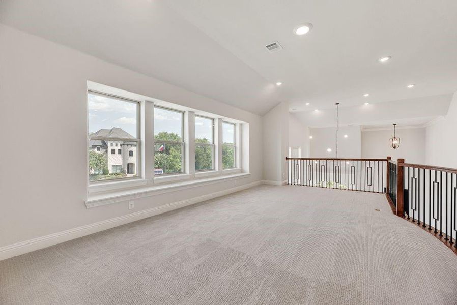 Spacious, unfurnished interior of a new home in Heritage Ridge Estates, Plano (Image 22).