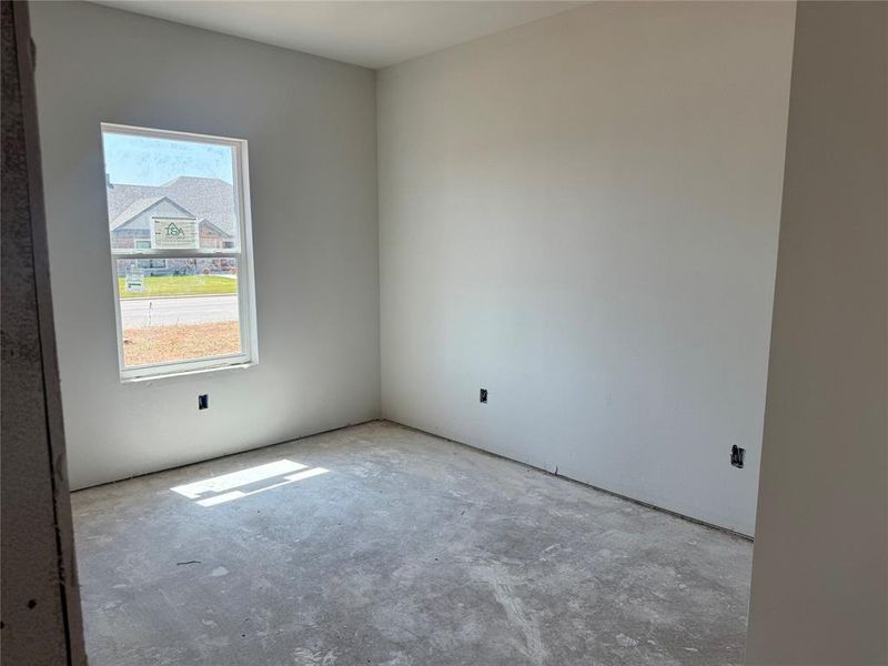 Spacious, unfurnished interior of a new home in , Tuscola (Image 5).