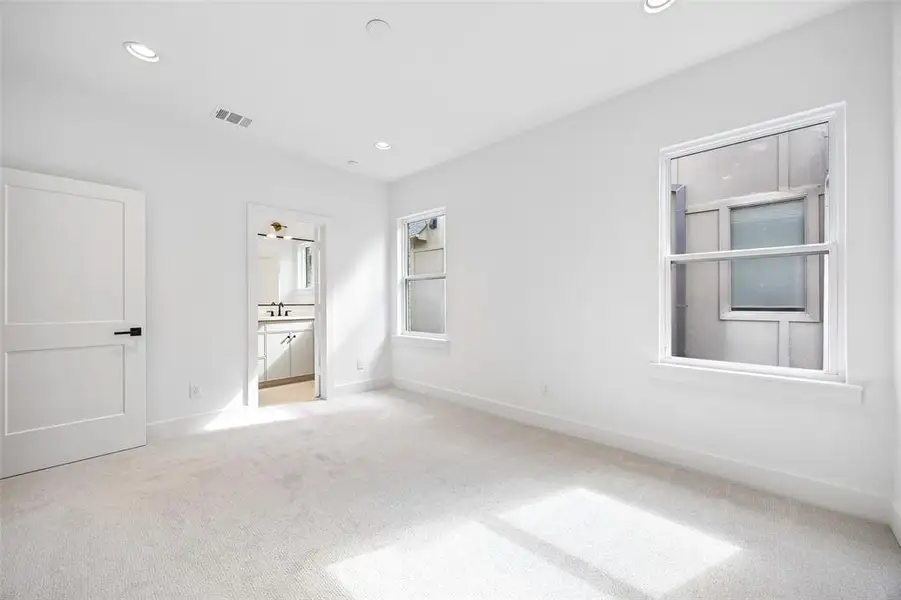 Spacious, unfurnished interior of a new home in , Dallas (Image 35). Spacious, unfurnished interior of a new home in , Dallas (Image 35).