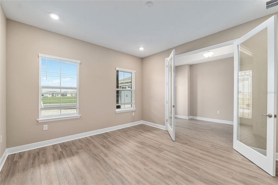 Spacious, unfurnished interior of a new home in , Ocala (Image 44).