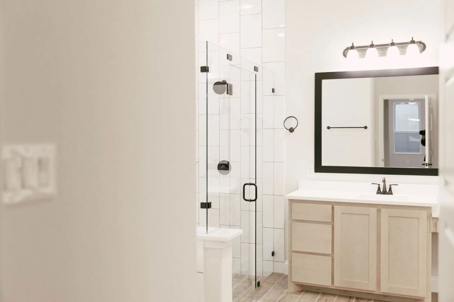 Representative furnished interior of a home built from the Keystone by Stonehollow Homes in Sister Grove II, Van Alstyne (Image 10).