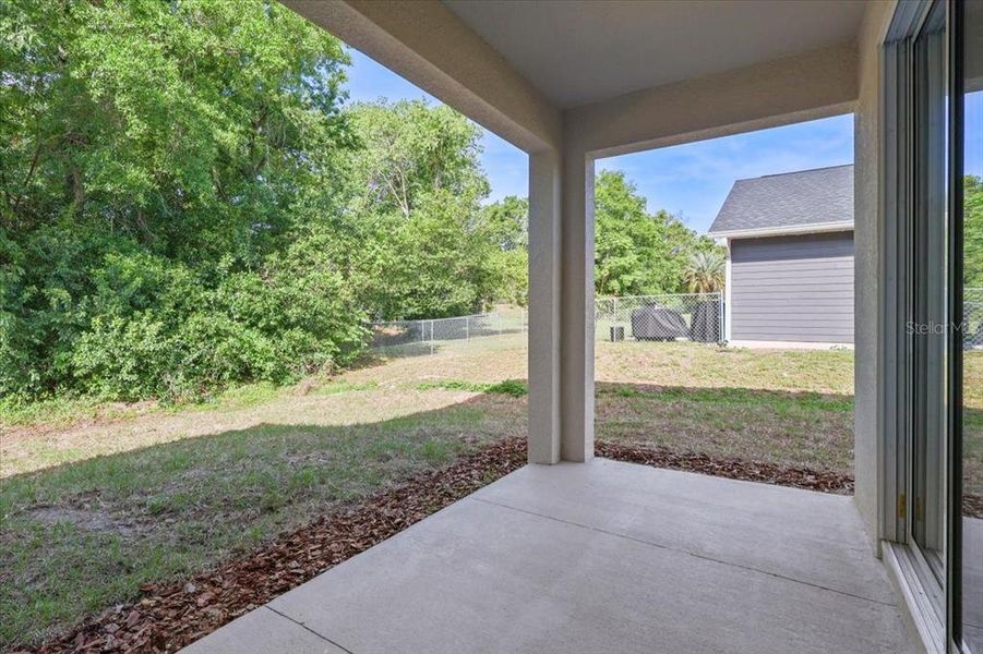 Exterior details and patio area of a home in , Beverly Hills (Image 3).