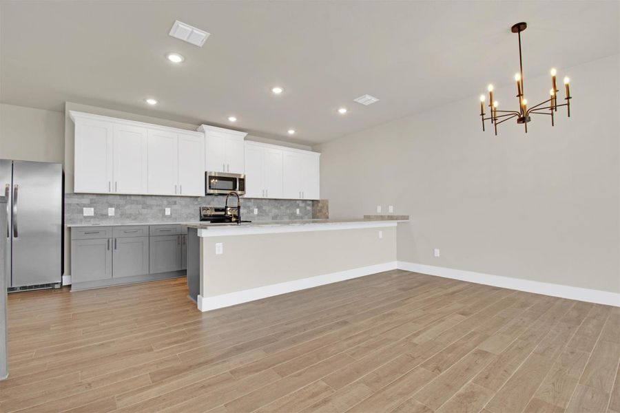 Spacious, unfurnished interior of a new home in , Dripping Springs (Image 34).