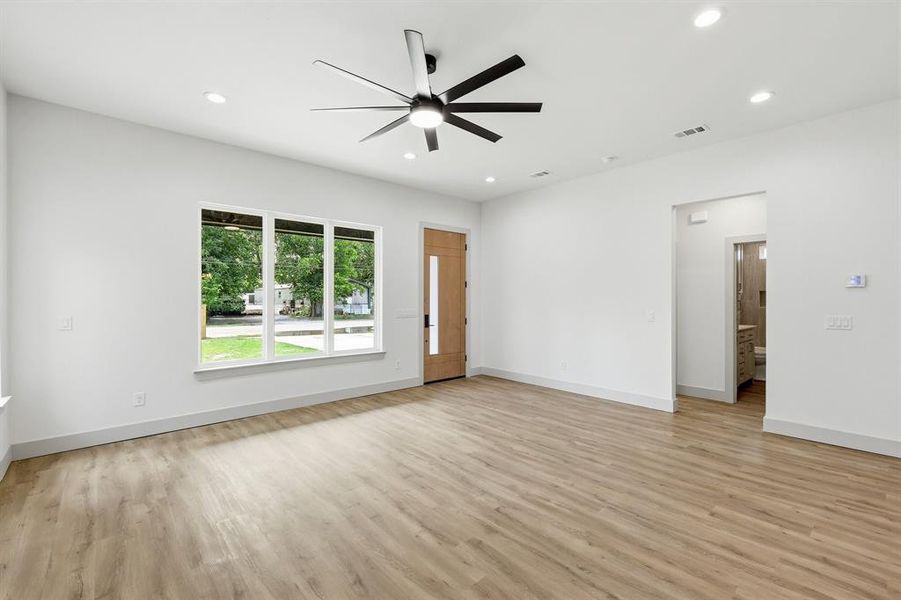 Spacious, unfurnished interior of a new home in , Bridgeport (Image 22).