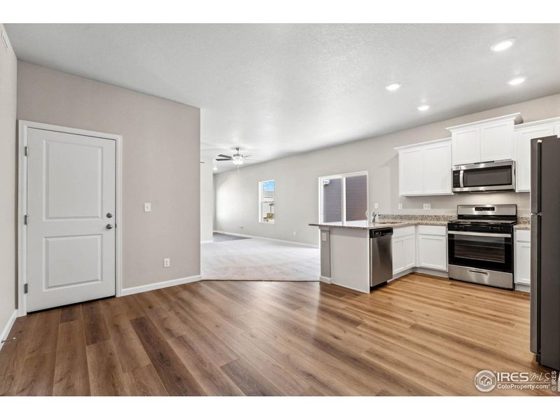 Spacious, unfurnished interior of a new home in Hidden Creek, Frederick (Image 11).