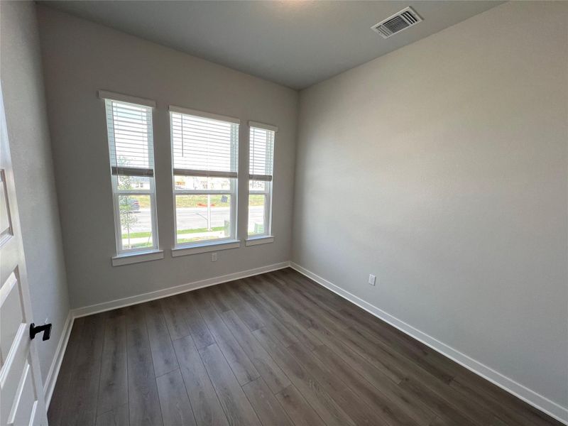 Spacious, unfurnished interior of a new home in Cascades at Onion Creek, Austin (Image 23).