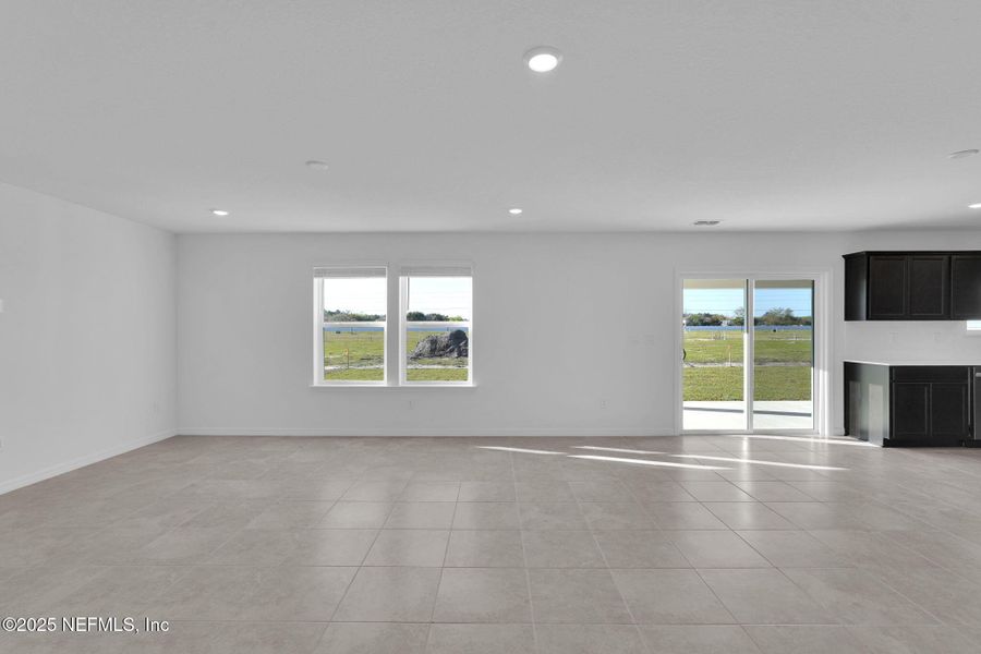 Spacious, unfurnished interior of a new home in Wells Landing, Jacksonville (Image 22).
