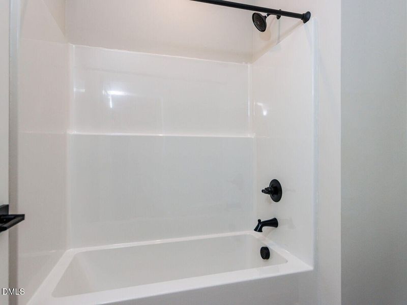 030-1280x960-bathroom