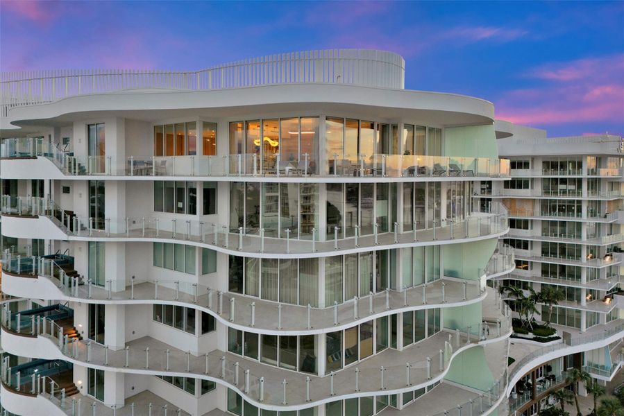 Condo located in Fort Lauderdale, FL showcasing its design and architecture (Image 4).
