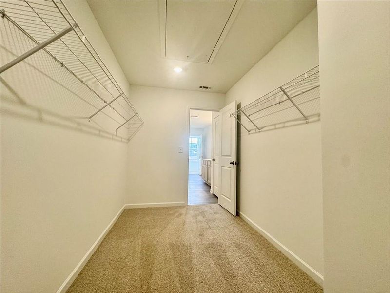 Spacious, unfurnished interior of a new home in Eastlyn Crossing, Flowery Branch (Image 24).