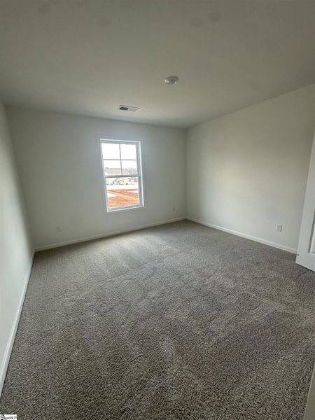 Spacious, unfurnished interior of a new home in Shiloh Trail, Wellford (Image 24).